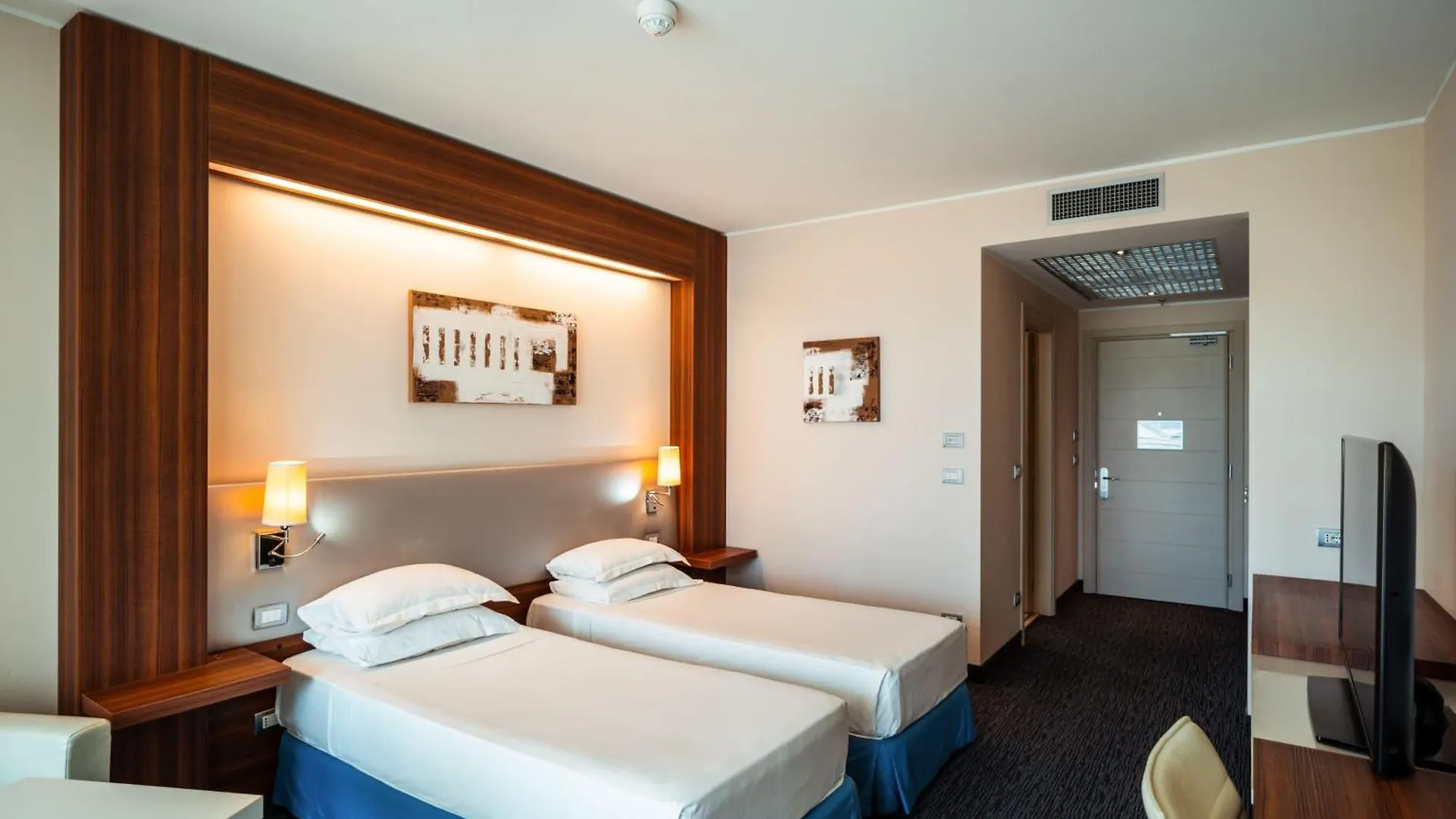 Delta Hotels By Marriott Olbia Sardinia 4*,